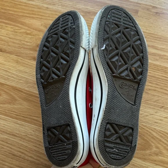 Red Converse Sneakers - Size 7 - Picture 10 of 10